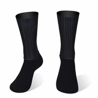 Fabricant OEM de chaussettes de cyclisme aérodynamiques, chaussettes de sport antidérapantes en silicone personnalisées, usine de chaussettes de performance pour équipes professionnelles