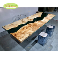 Table de salle à manger de luxe en résine époxy DIY, avec plateau en bois de noyer à bord naturel unique, artisanale, effet rivière bleue cristalline