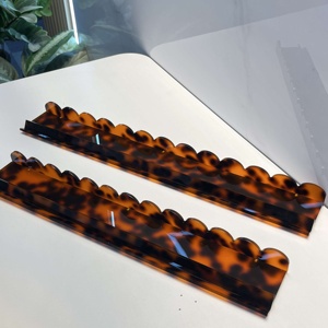 Exclusivo Soporte Magnético Americano de Lujo para Mahjong de Acrílico Transparente de 20 Pulgadas con Diseño Festoneado y Empujador Magnético Moderno - Product Image 5