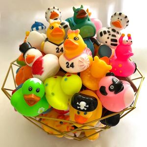 Mini canards de bain en vinyle écologiques promotionnels, personnalisables avec logo, jouet pour bébé, animaux lestés flottants, assortiment pour baignoire - Product Image 4