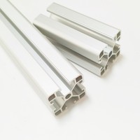 Extrusión de Aluminio Anodizado 6063-T5 de 40x40 mm para Estructura de Estación de Trabajo Industrial