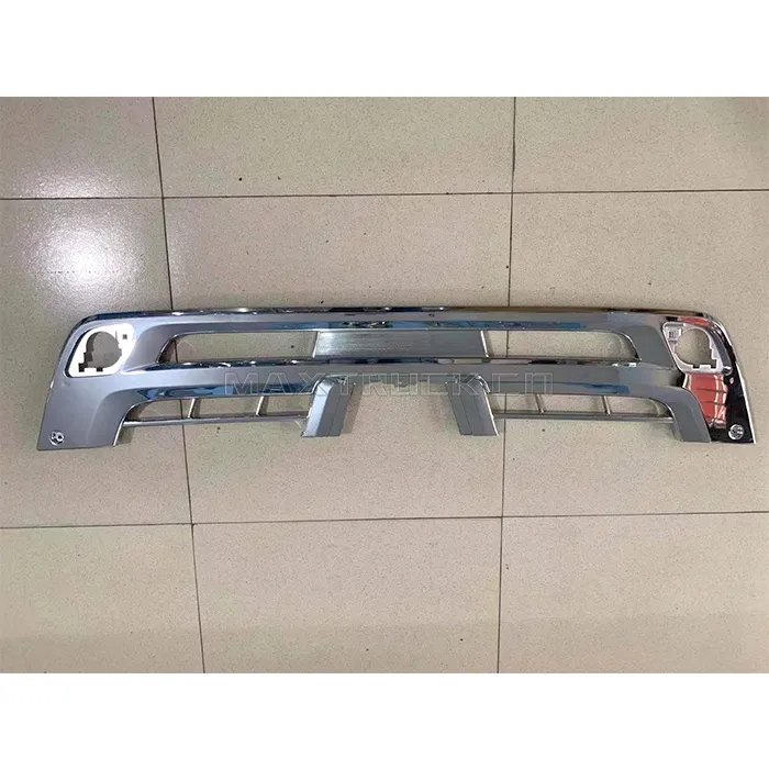 Suku cadang bodi truk KNI-001006 bumper depan krom untuk Isuzu Giga 2017