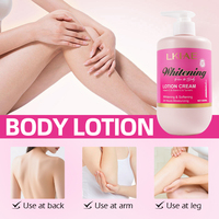 Crème hydratante et éclaircissante instantanée pour le visage et le corps, enrichie en vitamines C et E naturelles et curcuma, pour un teint unifié et lumineux.