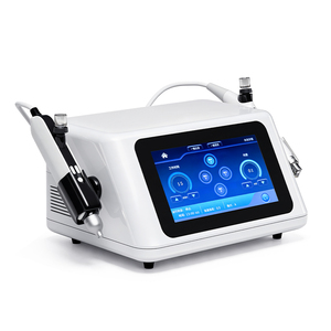 Appareil professionnel d'infusion faciale à double effet avec technologie EMS pour le nettoyage, l'hydratation et le raffermissement de la peau - Product Image 2