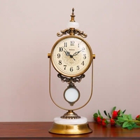 2024 nouveauté décor à la maison rétro Europe Antique céramique bureau pendule horloge métal muet bureau cristal Table horloges