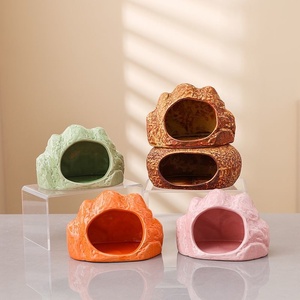 Grande cachette rafraîchissante pour hamster en terre cuite brute émaillée au design original - Product Image 4