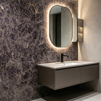 Marbre gris-violet profond contemporain, idéal pour les environnements intérieurs professionnels haut de gamme, murs décoratifs modernes pour salles de réunion