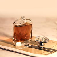 Flacon de parfum de luxe en verre cristal carré de 100 ml avec bouchon, estampage à chaud doré, logo personnalisé, emballage, échantillon gratuit disponible