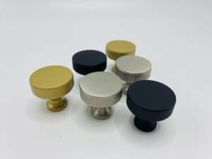 Kenop Baja Modern yang Dapat Disesuaikan dengan Tekstur Knurled untuk Dapur dan Bar Rumah - Product Image 1