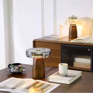 Lámpara de mesa minimalista de cristal con base de madera maciza, fuente de luz LED con control táctil para dormitorio, estudio, oficina, iluminación de escritorio - Product Image 1