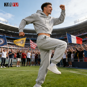 Set da 2 Pezzi per Uomo: Felpa con Cappuccio in Cotone Pesante e Pantaloni Larghi, Personalizzabili con Logo DTG, per Tifosi di <span class=keywords><strong>Calcio</strong></span> - Product Image 2