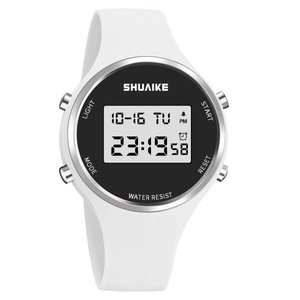 Montre numérique LED SHUAIKE pour filles, nouveau style, bracelet en silicone souple, étanche, chronomètre sportif pour femmes, vente en gros - Product Image 3