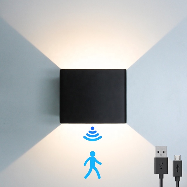 LED Wall Light with PIR Sensor Battery Operated USB Rechargeable 7W Aluminum Alloy Modern Design Indoor Use Home Lighting