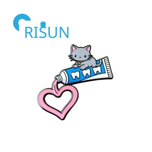 Spilla Distintivo in Metallo Personalizzata a Forma di Tubetto di Dentifricio per Dentisti e <span class=keywords><strong>Igienisti</strong></span> Dentali - Product Image 2