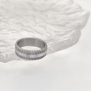Bague de <span class=keywords><strong>couple</strong></span> haut de gamme en acier inoxydable avec zircon double rangée, micro-incrustation, artisanat de luxe léger, inaltérable, cadeau idéal - Product Image 5