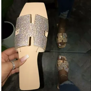2021 새로운 스타일 여름 신발 여성 다이아몬드 샌들 플랫 하단 대형 H 스타일 컬러 슬리퍼