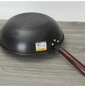 <span class=keywords><strong>Wok</strong></span> Tradicional <span class=keywords><strong>Asiático</strong></span> de Hierro de 34 cm, Hecho en China, a Bajo Precio, Antiadherente, con Mango de Madera - Product Image 5