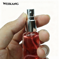 Flacon de parfum en verre irrégulier de 10 ml avec bille roulante et bouchon à vis en aluminium
