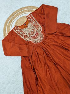 Colección de Lehengas de Seda Pura con Diseños Modernos para Novias y Fiestas Indias, Tejido Artesanal, Tallas Personalizadas - Product Image 6