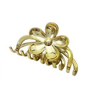 <span class=keywords><strong>Barrette</strong></span> à <span class=keywords><strong>cheveux</strong></span> crabe en métal doré au design personnalisé Accessoire de <span class=keywords><strong>cheveux</strong></span> <span class=keywords><strong>tendance</strong></span> pour les grandes fleurs pour les fêtes, style acrylique pour femmes et filles - Product Image 4