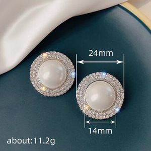 Orecchini a Cerchio Simil-Perla per Donne, Gioielli Scintillanti Rotondi per Uso Quotidiano - Product Image 4