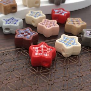 Nouvelles <span class=keywords><strong>perles</strong></span> acryliques à bouton étoile à motif écossais, peintes, à grand trou, <span class=keywords><strong>perles</strong></span> en vrac pour loisirs créatifs et accessoires de mode DIY - Product Image 3