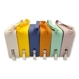 Pochette à monnaie en silicone tendance, petite, avec fermeture éclair, mini trousse de maquillage, étanche, carrée, pour écouteurs, idéale pour les voyages - Product Image 4