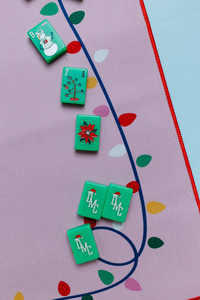 Juego de Mahjong Americano Navideño Retro Personalizado al por Mayor, 160 Fichas Acrílicas Verdes Grabadas con Diseño de Santa Claus (Solo Fichas) - Product Image 6
