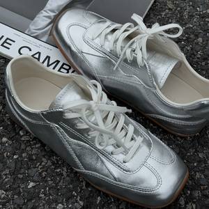 Zapatillas de Ballet Plateadas de Alta Calidad para Mujer, Ligeras, con Correa de Cuero Genuino, Zapatos de Entrenamiento Retro Casuales, Disponibles al por Mayor - Product Image 2