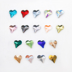 Piedras de Cristal de Colores para Uñas con Base Plana, Formas Irregulares, Forma de Corazón, Decoraciones para Uñas DIY, Brillantes, Venta al por Mayor de Fábrica - Product Image 4