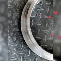 Pièces de rechange pour pompe à béton : Bague de découpe circulaire usinée en acier Q235B et carbure de tungstène pour équipement de construction