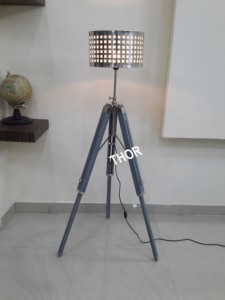 Lampadaire trépied gris nautique avec support en bois Studio décoratif hôtel/chambre lampe pour la décoration intérieure - Product Image 4