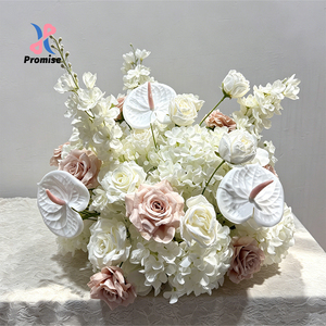 Lirio Blanco Polvoriento Artificial para Centros de Mesa de Boda - Product Image 1