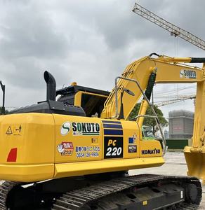 Excavadora usada pesada Kumatsu PC220 para construcción, paisajismo, agricultura, obras municipales, peso operativo de 22 toneladas - Product Image 1