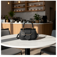 Sac à bandoulière en PU imperméable en forme de selle avec anse supérieure et accent en métal doré, sac à main 3-en-1 pour femmes