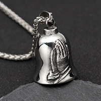 Collier vintage avec cloche de moto en forme de main de prière et croix, porte-bonheur pour motard, en acier inoxydable anti-ternissement, pour homme