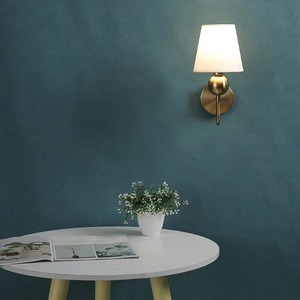 โคมไฟติดผนังสไตล์นอร์ดิกสไตล์มินิมอลพร้อมผ้าลินินสีทองที่สร้างสรรค์และแต่ละชิ้นเหมาะสำหรับการศึกษาห้องนอนห้องนั่งเล่นและทางเดิน - Product Image 4