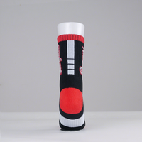 Chaussettes de sport pour hommes, chaussettes de basket-ball brodées personnalisées en gros, chaussettes athlétiques hip-hop avec logo