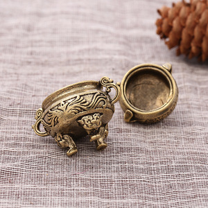 Retro Brass Incense Burner 40mm Diameter 20mm Height Desktop <b>Ornament</b> Religious Use Keychain Accessory - Product Image 4