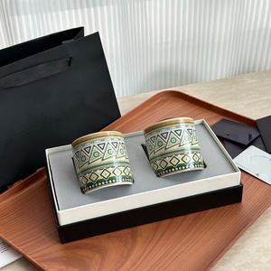 Bougie en cire de soja parfumée aux fruits, motifs irréguliers de luxe, dans un pot en céramique, pour un cadeau de Diwali - Respectueuse de l'environnement - Product Image 4