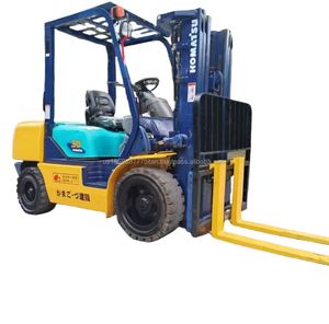 Montacargas Diésel Komatsu FD30 Usado en Japón, Dos Etapas, Asiento para Operador, Capacidad de 3 Toneladas, Modelo 2024, Tracción 4x4 - Product Image 1
