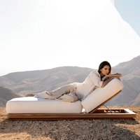 Ensemble de chaises longues de luxe en teck massif avec coussins résistants aux UV, modulaires, pour piscine, design moderne pour hôtels, cours et parcs