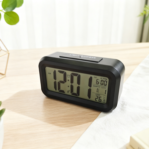 ساعة منبه رقمية ذكية تعمل بالبطارية مع شاشة LCD وإضاءة ليلية وعرض 12/24 ساعة ووظيفة غفوة وعرض درجة الحرارة والتقويم لديكور غرفة النوم والمنزل - Product Image 4