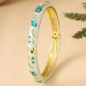 Bracelet unisexe style ethnique, plaqué or, en alliage de zinc émaillé, motif petite fleur rétro effet goutte d'huile, le plus vendu en usine, vente en gros - Product Image 4