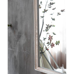 Elegante Specchio <span class=keywords><strong>da</strong></span> <span class=keywords><strong>Parete</strong></span> Europeo ad Arco con Cornice Ornamentale Bianco Antico Intricatamente Decorata e Superficie Riflettente Lucida - Product Image 3