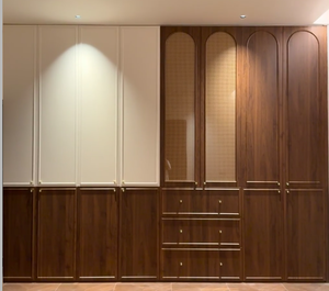 Armoire en rotin ouverte en bois de qualité supérieure pour chambres à coucher, salons, appartements, hôtels et villas - Product Image 3