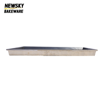 Loyang Panggang Anti Lengket Berlubang Alusteel 400x600mm Tebal 0.7mm Kelas Komersial Ramah Lingkungan Warna Hitam NEWSKY BAKEWARE Roti