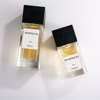 Flacons de parfum carrés plats à paroi épaisse en verre transparent de 30 ml et 50 ml avec pulvérisateur à pompe, personnalisables