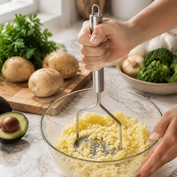 Robuuste aardappelstamper van roestvrij staal met ergonomische geïntegreerde handgreep, handmatige groente- en fruitpers