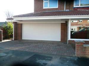 باب مرآب ألومنيوم دوار ذو طبقتين عمودي كهربائي أبيض اللون بجودة عالية ومظهر جميل - Product Image 5